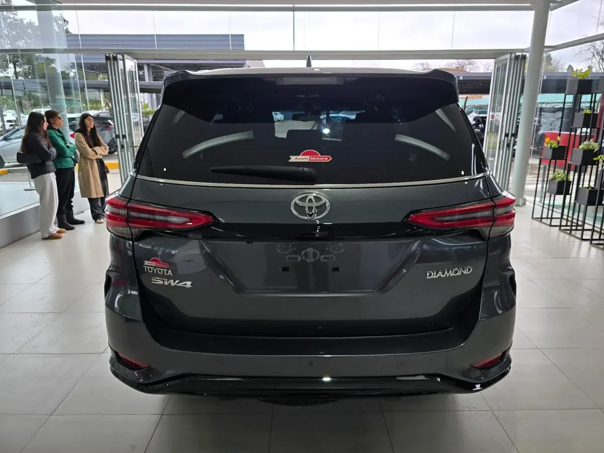 Mira esta publicación de Toyota SW4 2025 en Motordil