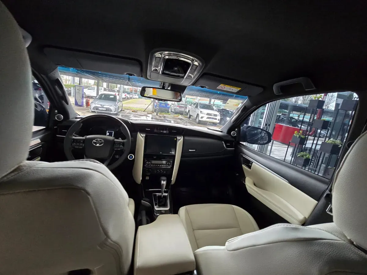 Mira esta publicación de Toyota SW4 2025 en Motordil