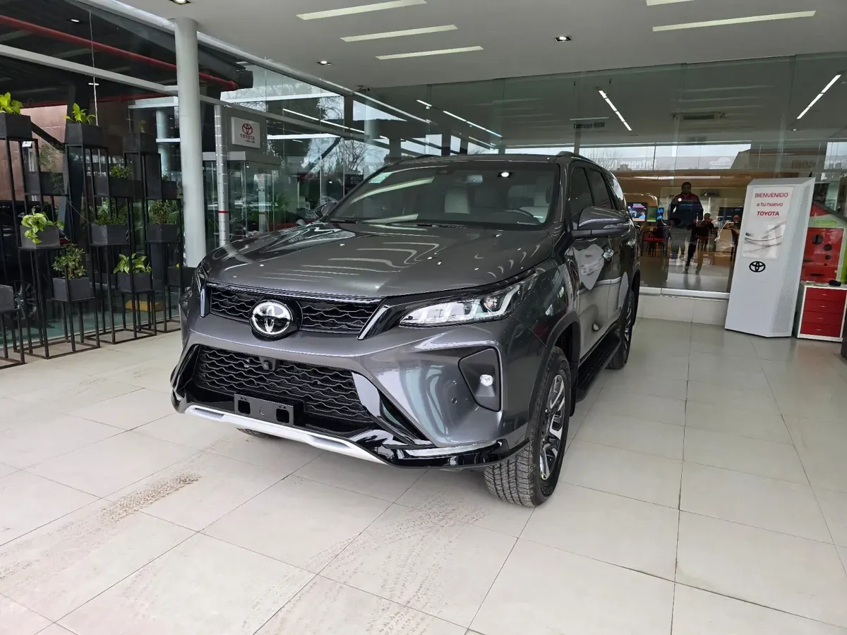 Mira esta publicación de Toyota SW4 2025 en Motordil