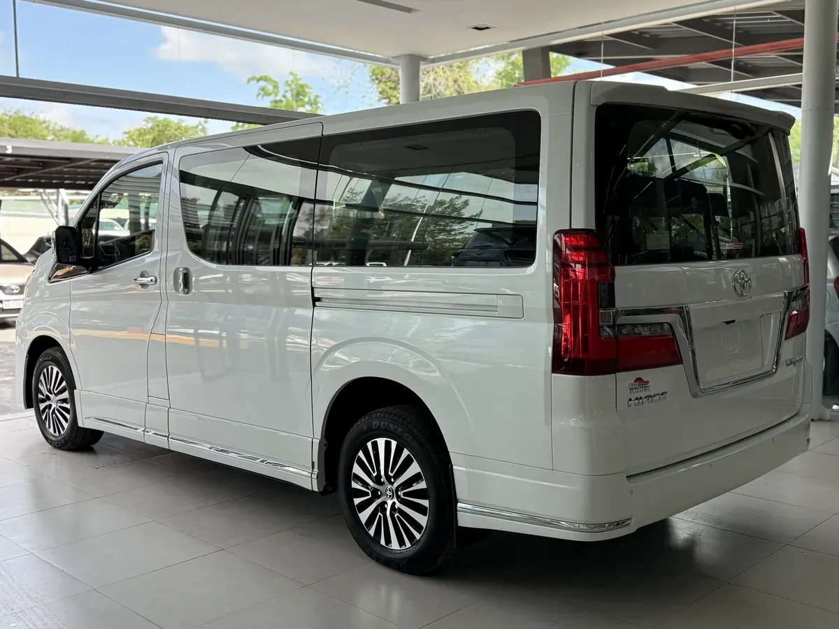 Mira esta publicación de Toyota Hiace 2025 en Motordil
