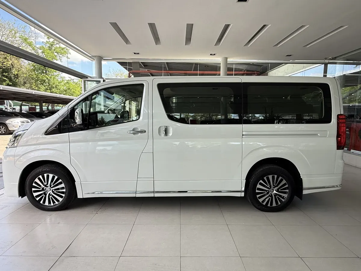 Mira esta publicación de Toyota Hiace 2025 en Motordil