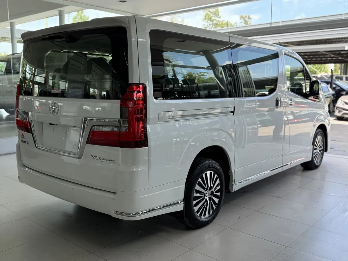 Mira esta publicación de Toyota Hiace 2025 en Motordil