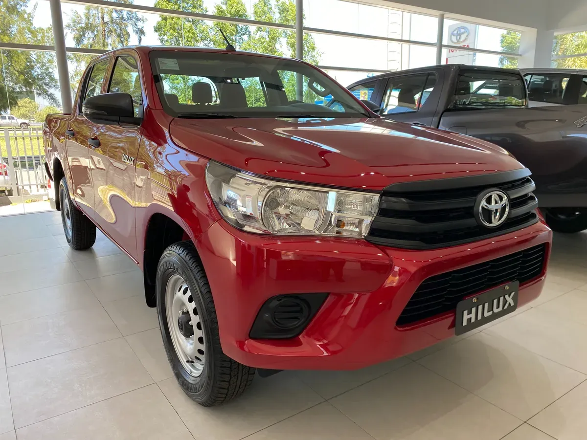 Mira esta publicación de Toyota Hilux 2025 en Motordil