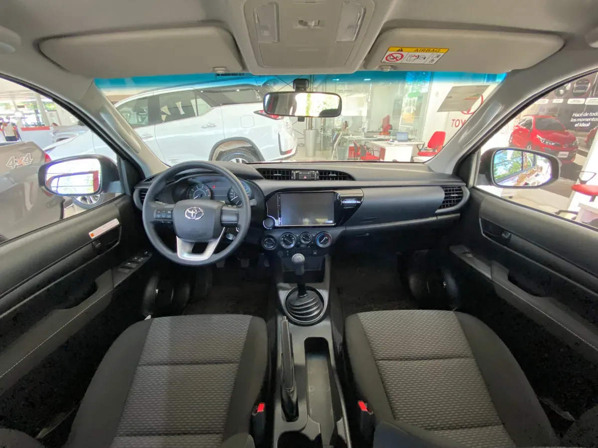 Mira esta publicación de Toyota Hilux 2025 en Motordil