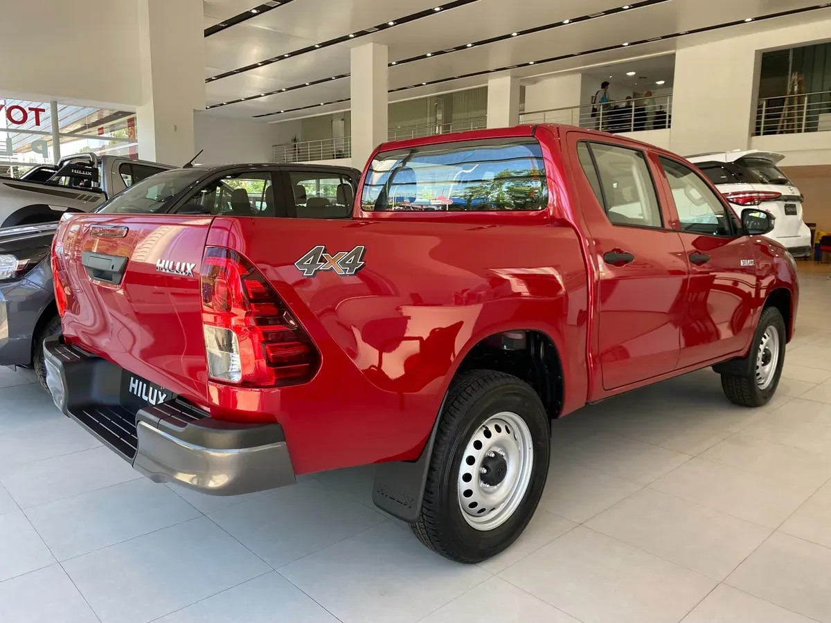 Mira esta publicación de Toyota Hilux 2025 en Motordil