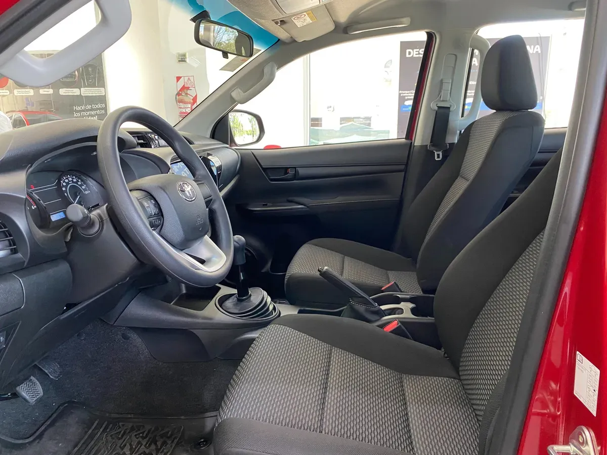 Mira esta publicación de Toyota Hilux 2025 en Motordil