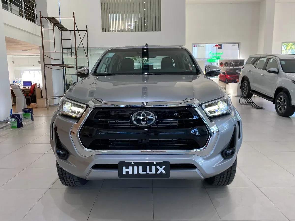 Mira esta publicación de Toyota Hilux 2025 en Motordil