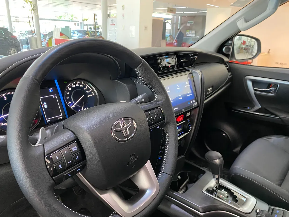 Mira esta publicación de Toyota Hilux 2025 en Motordil