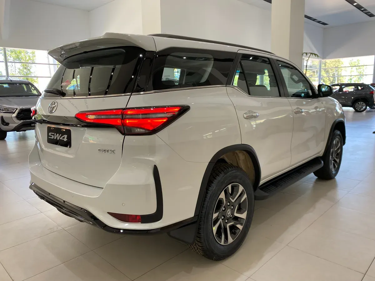 Mira esta publicación de Toyota SW4 2025 en Motordil