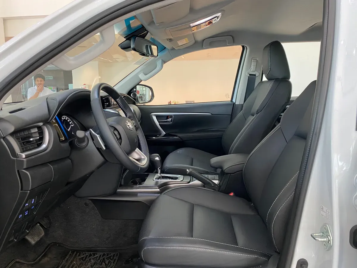 Mira esta publicación de Toyota SW4 2025 en Motordil