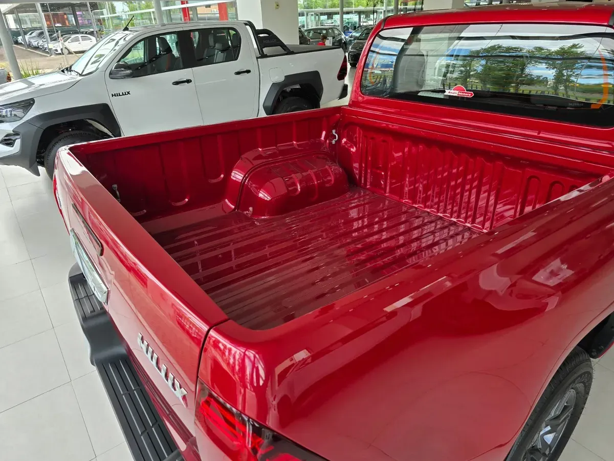 Mira esta publicación de Toyota Hilux 2025 en Motordil