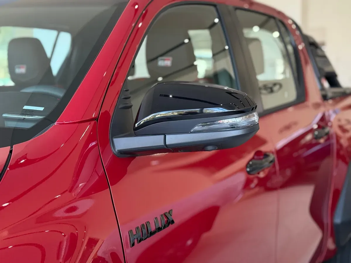 Mira esta publicación de Toyota Hilux 2025 en Motordil