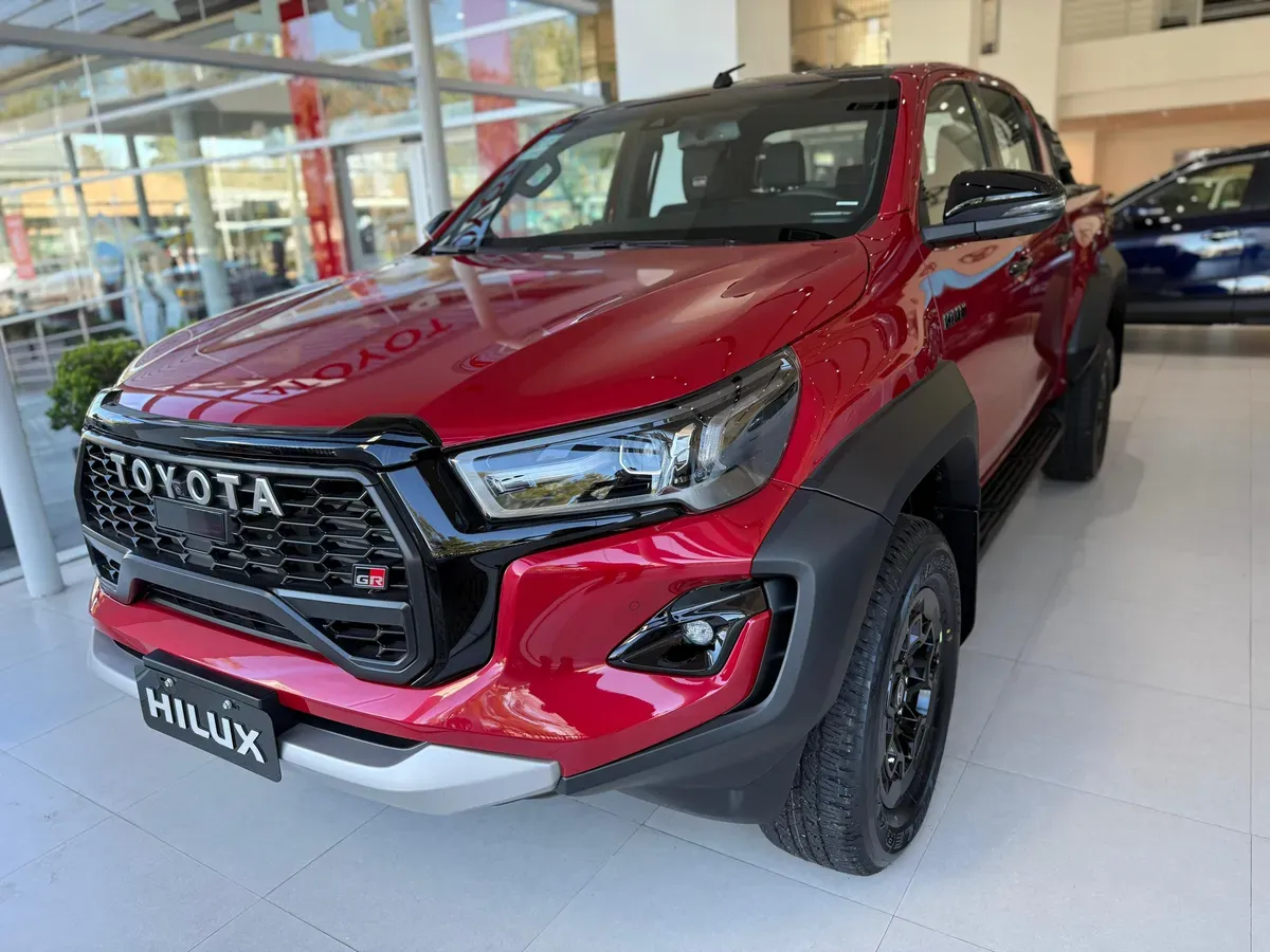Mira esta publicación de Toyota Hilux 2025 en Motordil