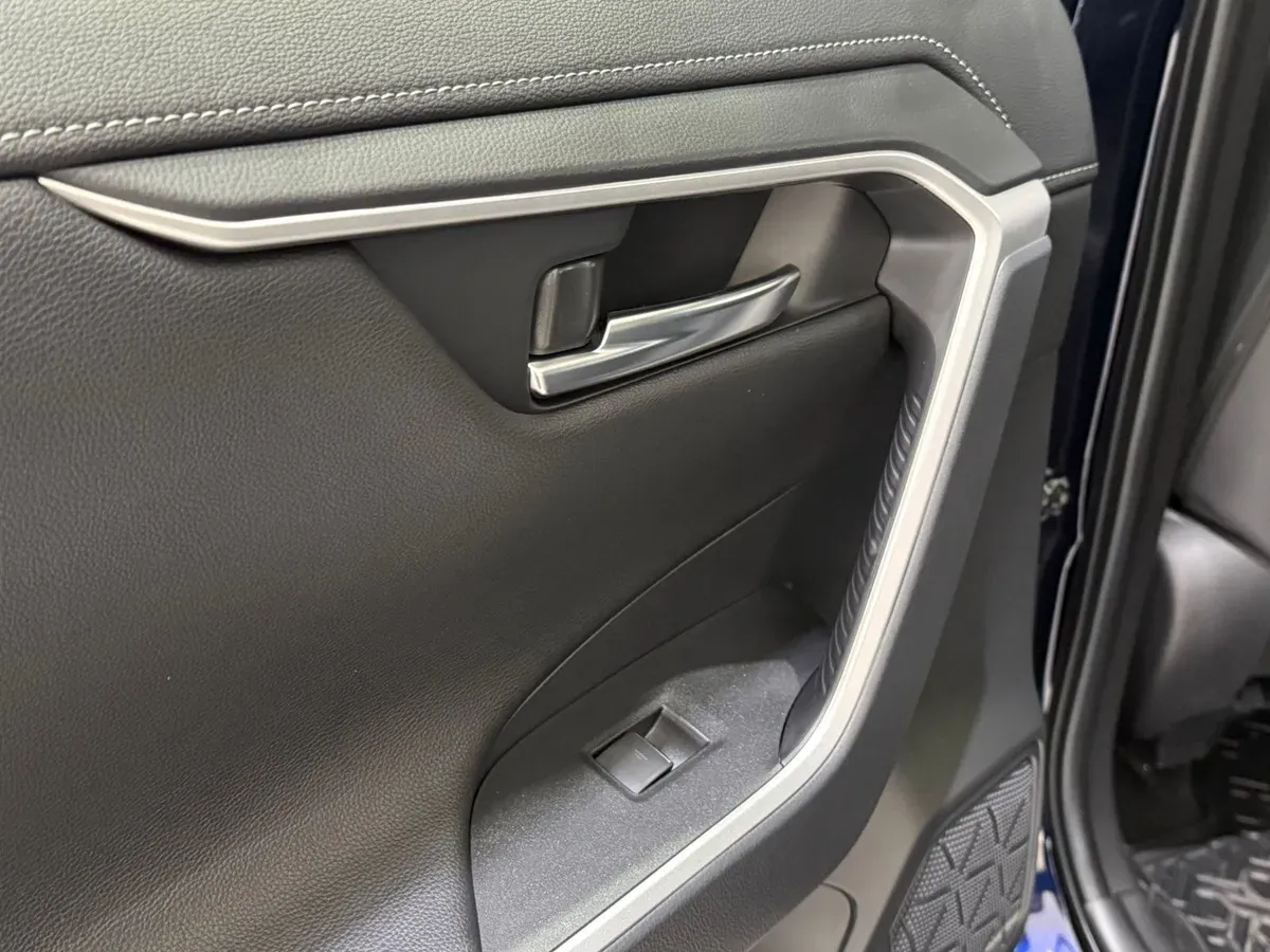 Mira esta publicación de Toyota RAV4 2025 en Motordil