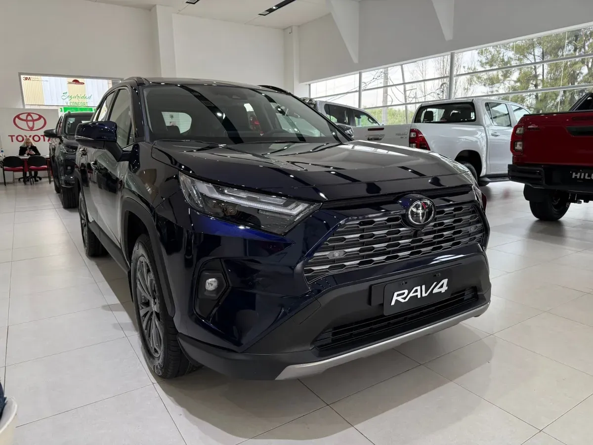 Mira esta publicación de Toyota RAV4 2025 en Motordil