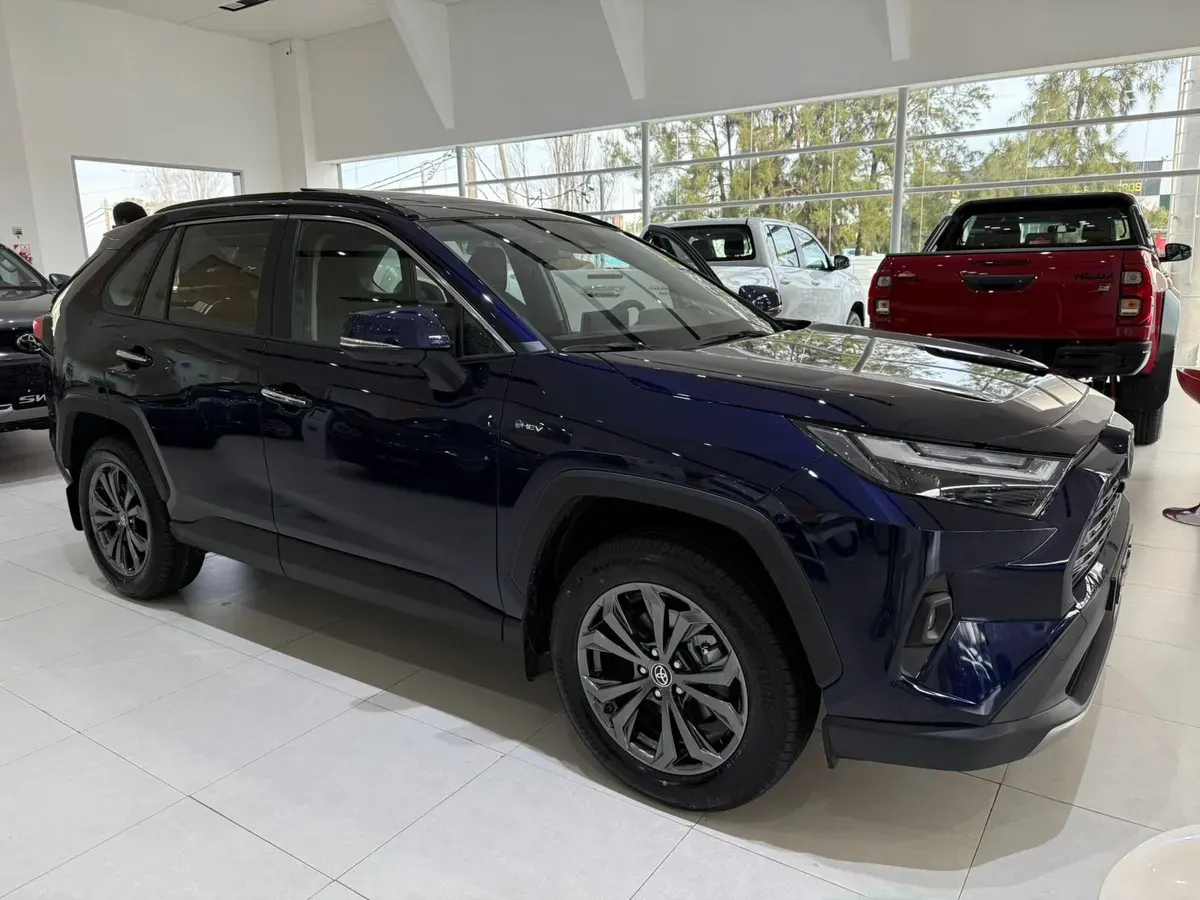 Mira esta publicación de Toyota RAV4 2025 en Motordil