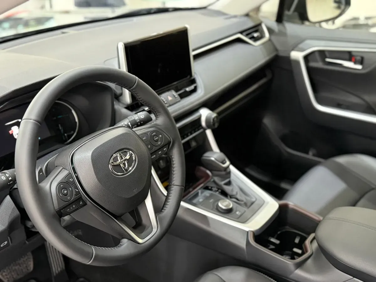 Mira esta publicación de Toyota RAV4 2025 en Motordil