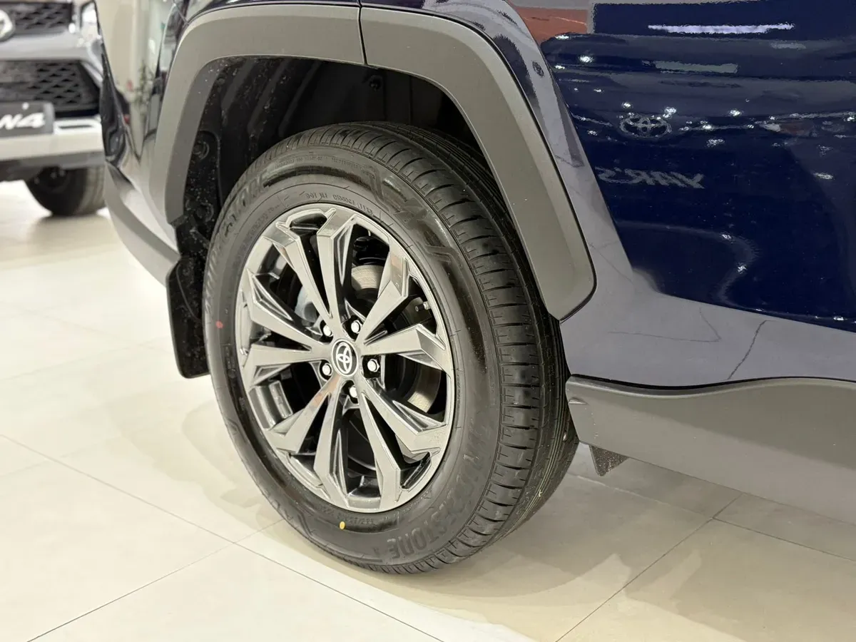 Mira esta publicación de Toyota RAV4 2025 en Motordil