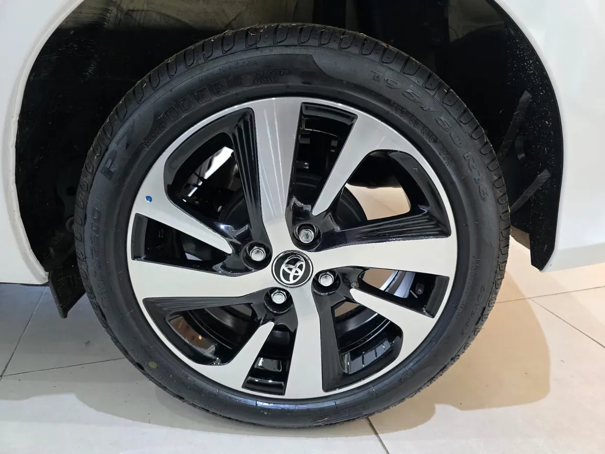 Mira esta publicación de Toyota Yaris 2025 en Motordil