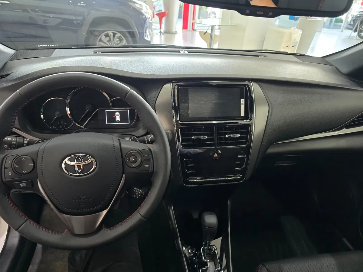 Mira esta publicación de Toyota Yaris 2025 en Motordil