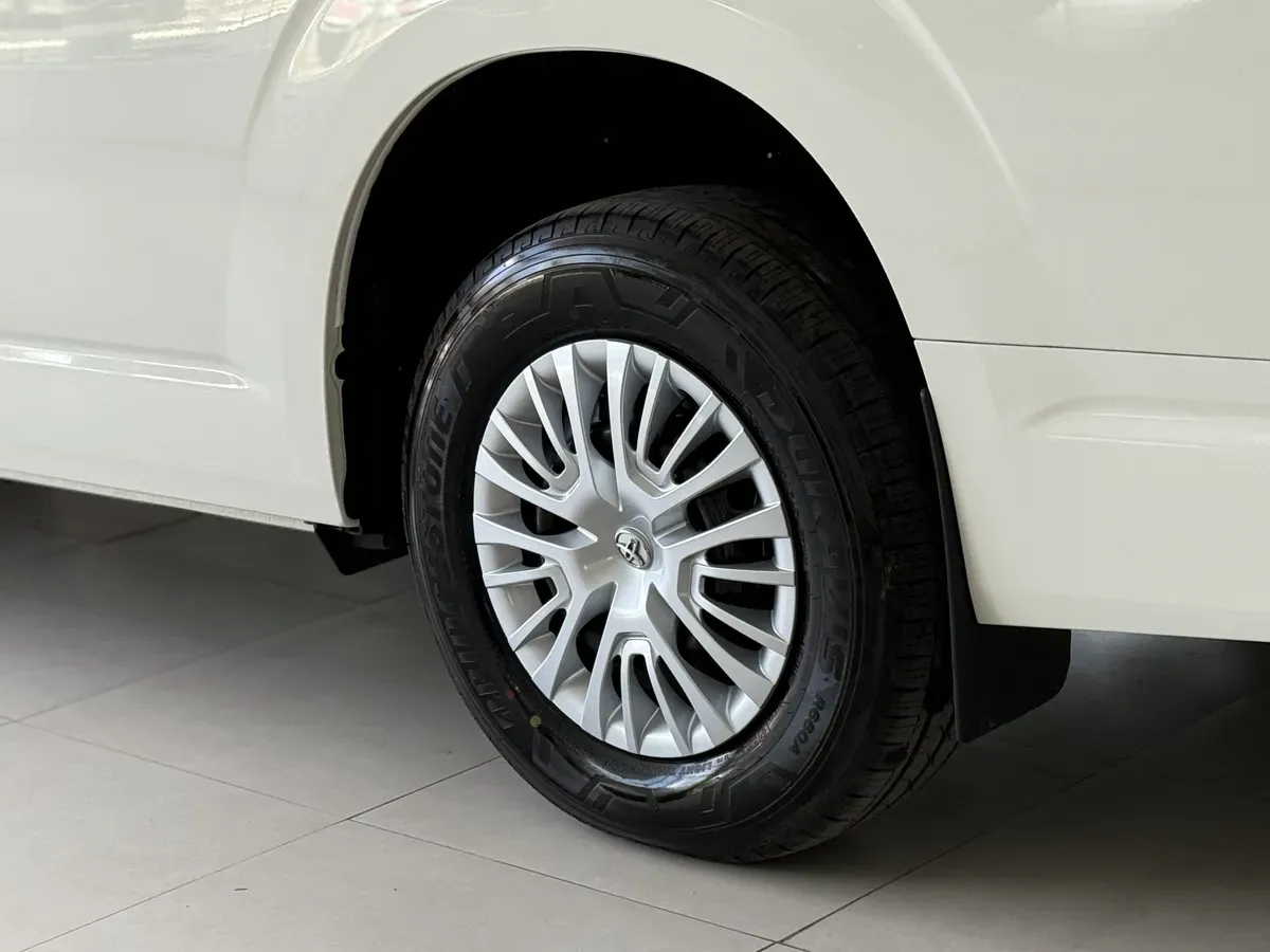 Mira esta publicación de Toyota Hiace 2025 en Motordil