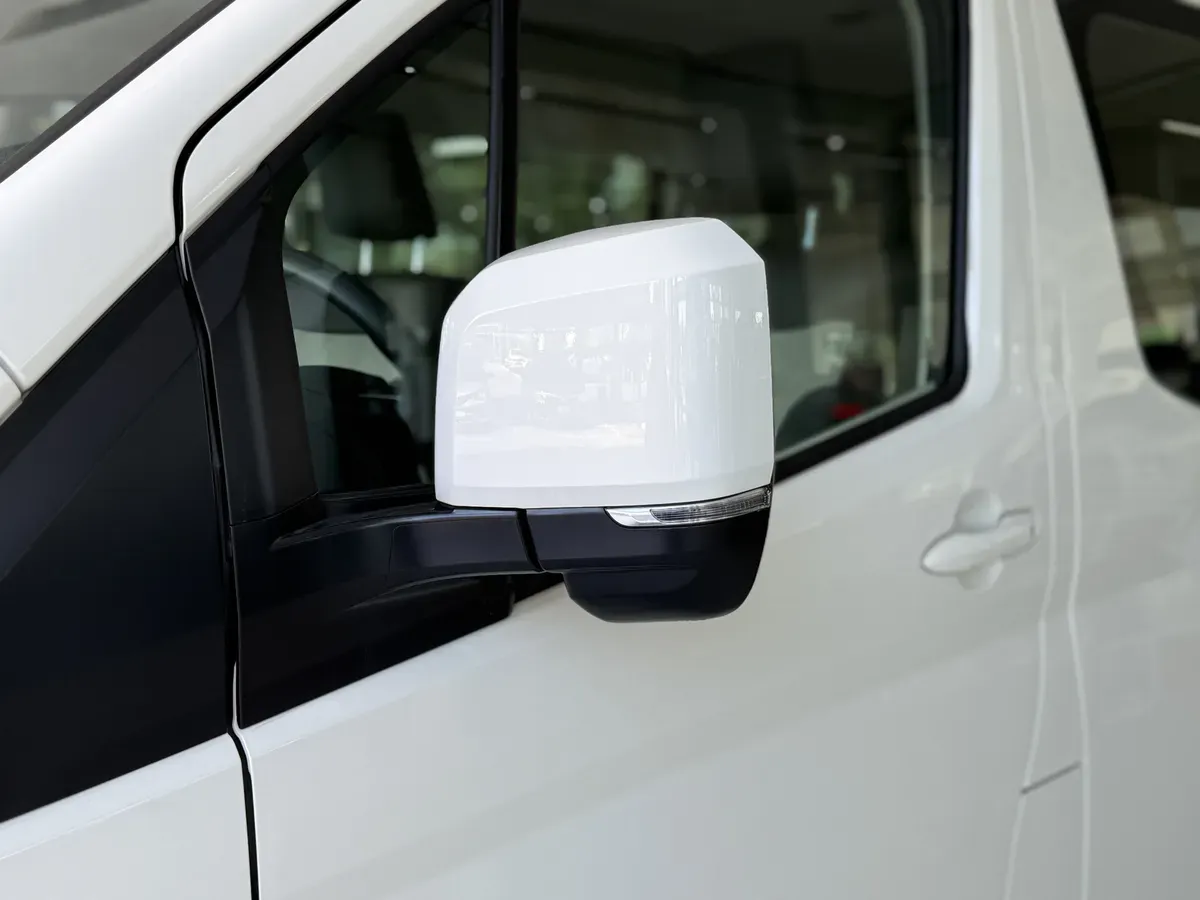 Mira esta publicación de Toyota Hiace 2025 en Motordil