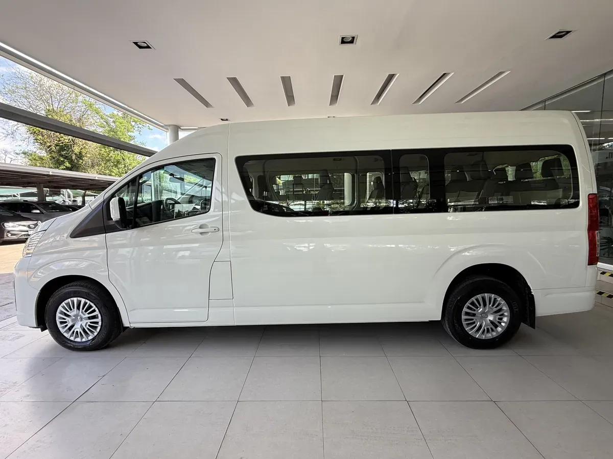 Mira esta publicación de Toyota Hiace 2025 en Motordil