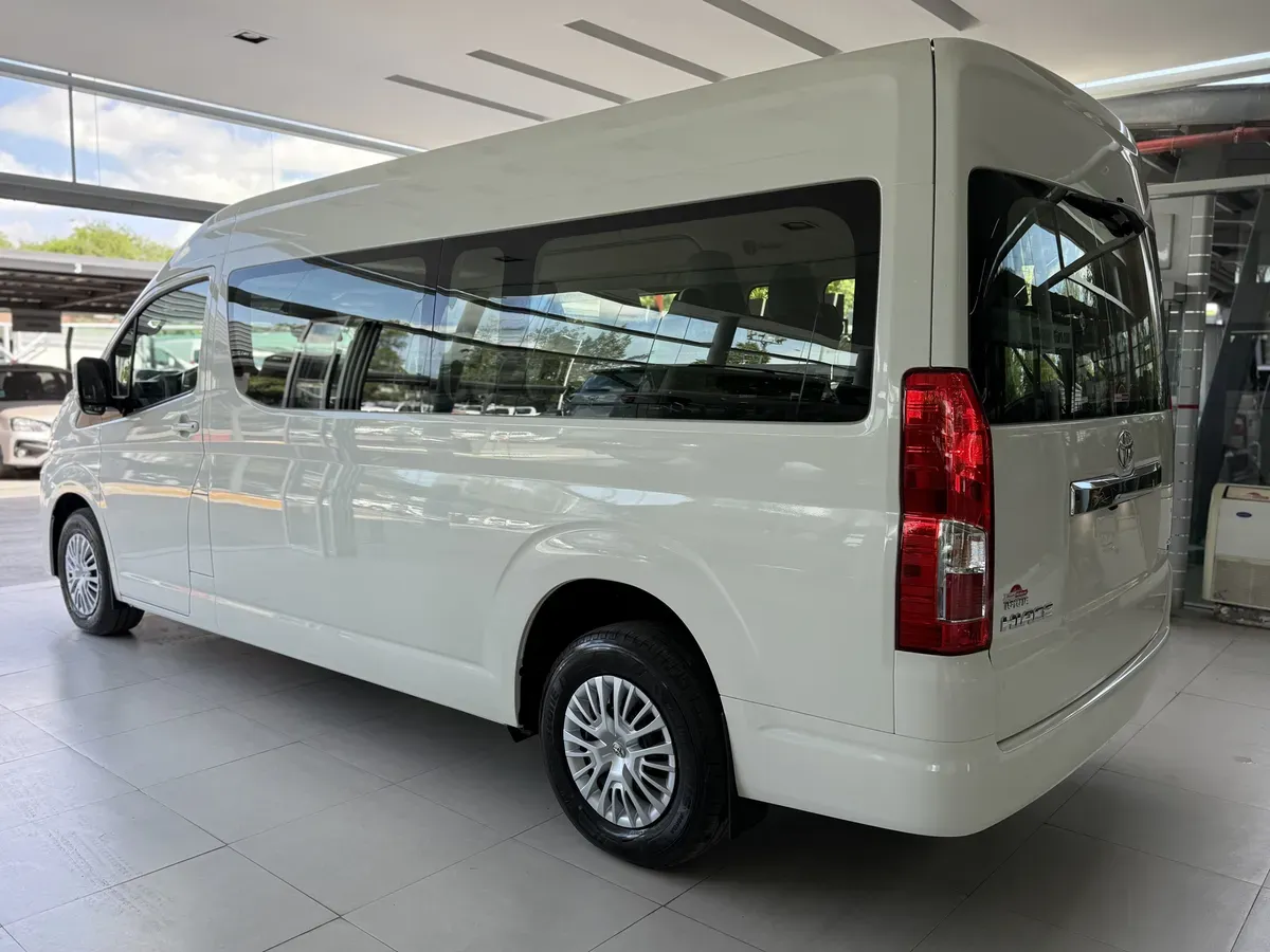 Mira esta publicación de Toyota Hiace 2025 en Motordil