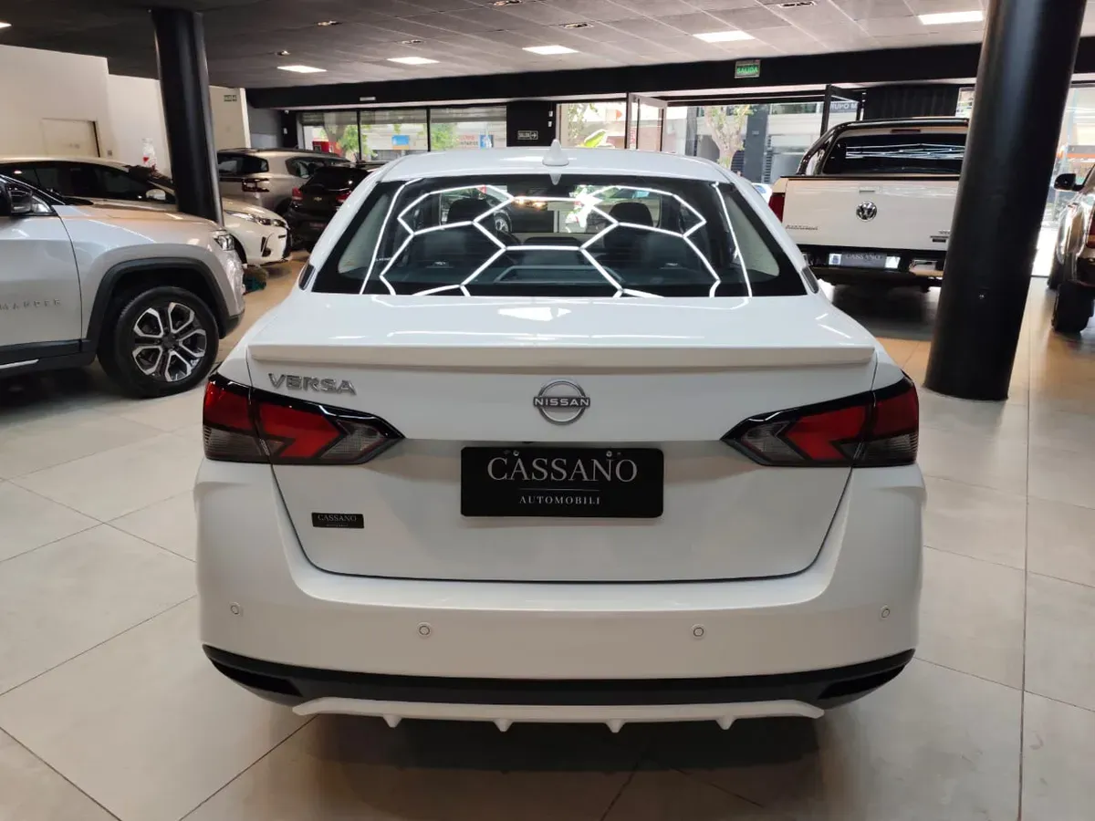 Mira esta publicación de Nissan Versa 2025 en Motordil