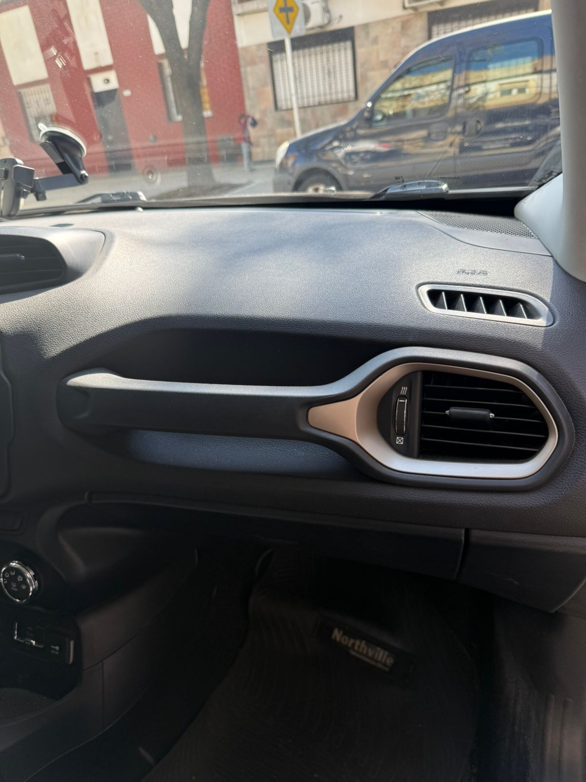 Mirá esta publicación de Jeep Renegade