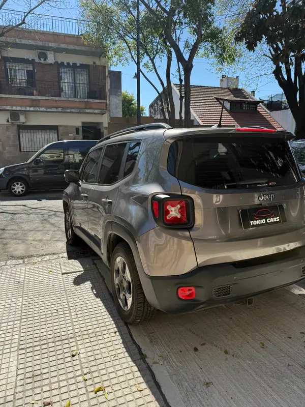 Mira esta publicación de Jeep Renegade 2017 en Motordil