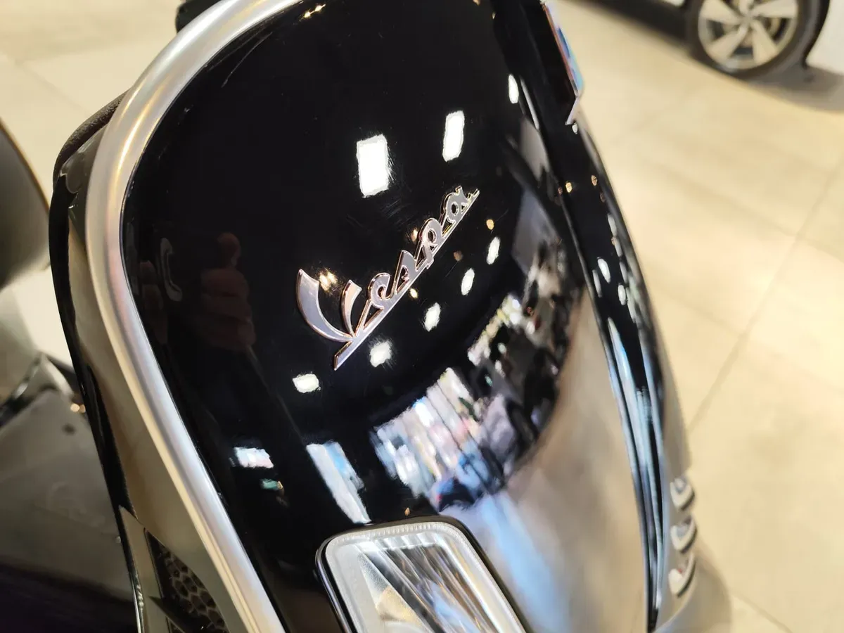 Mira esta publicación de Vespa 300 I Super GTS 2022 en Motordil