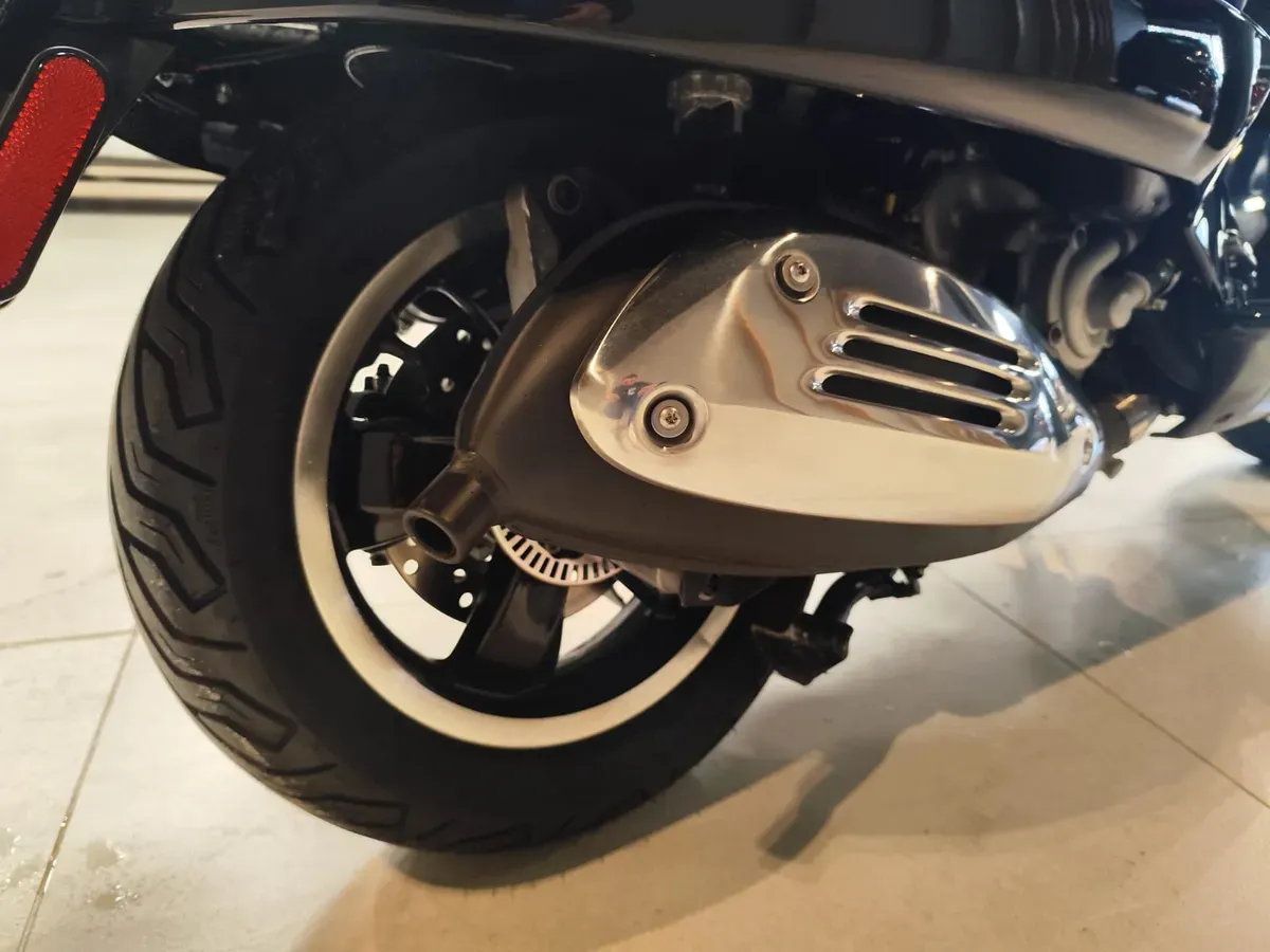 Mira esta publicación de Vespa 300 I Super GTS 2022 en Motordil