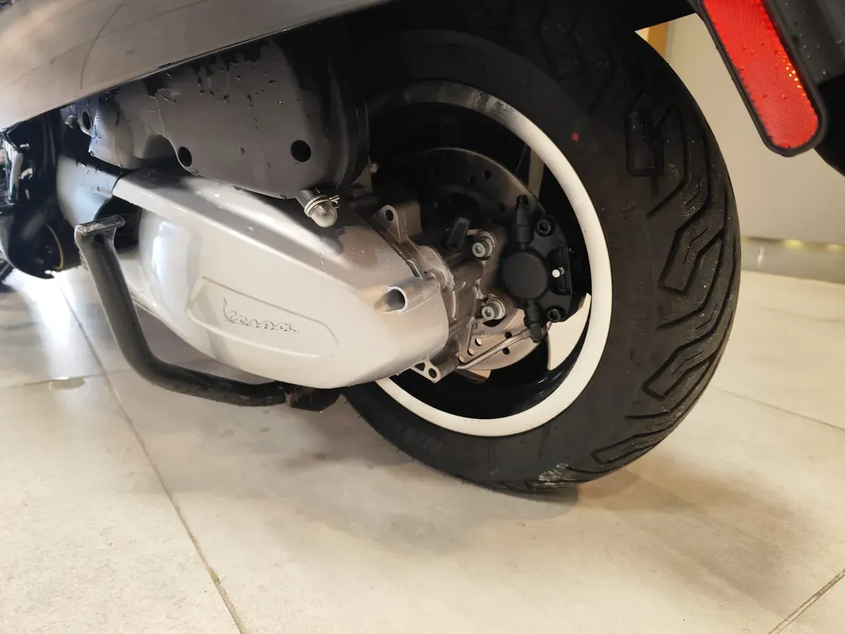 Mira esta publicación de Vespa 300 I Super GTS 2022 en Motordil