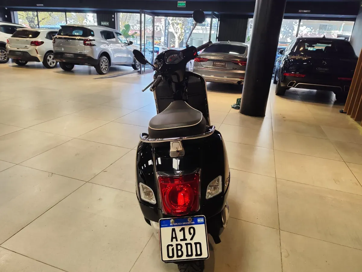 Mira esta publicación de Vespa 300 I Super GTS 2022 en Motordil