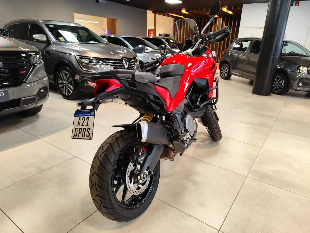 Mirá esta publicación de Ducati 937 V2 S