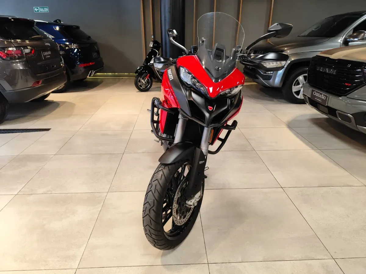 Mira esta publicación de Ducati 937 V2 S 2024 en Motordil