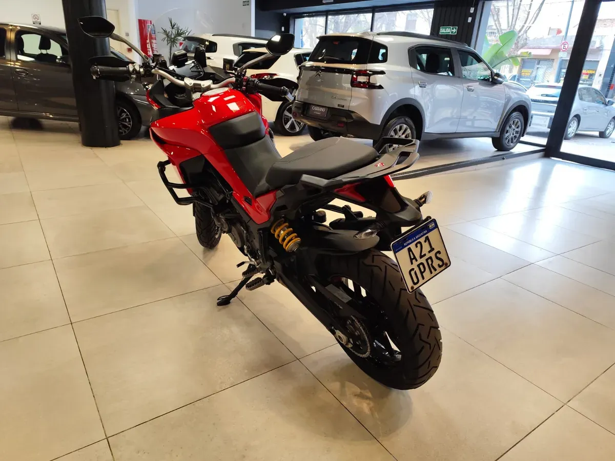 Mira esta publicación de Ducati 937 V2 S 2024 en Motordil