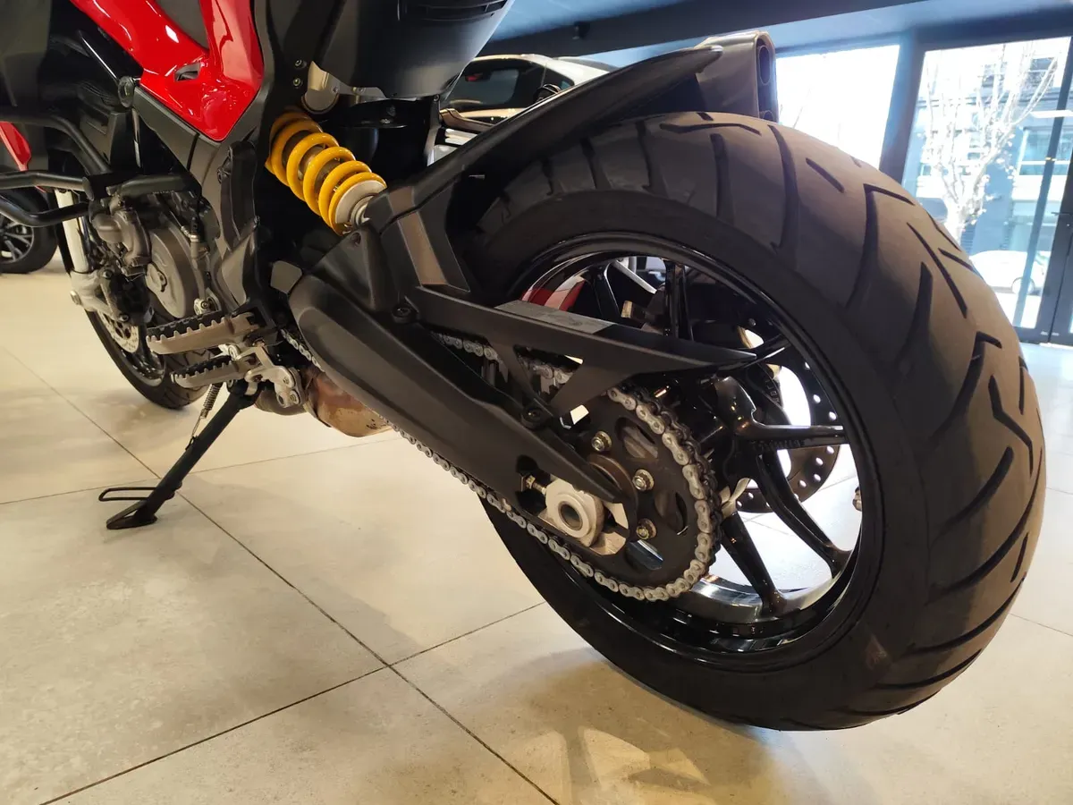 Mirá esta publicación de Ducati 937 V2 S