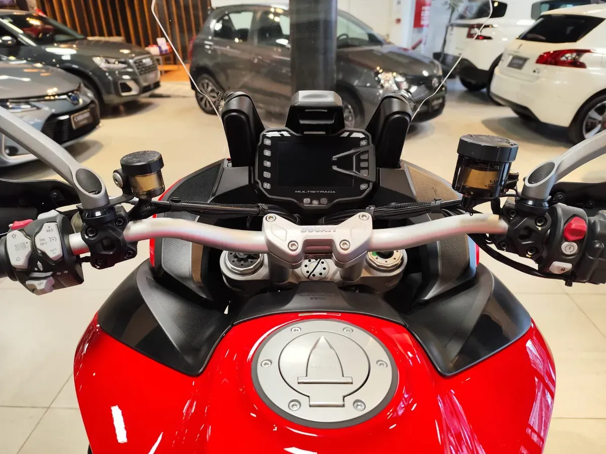 Mirá esta publicación de Ducati 937 V2 S