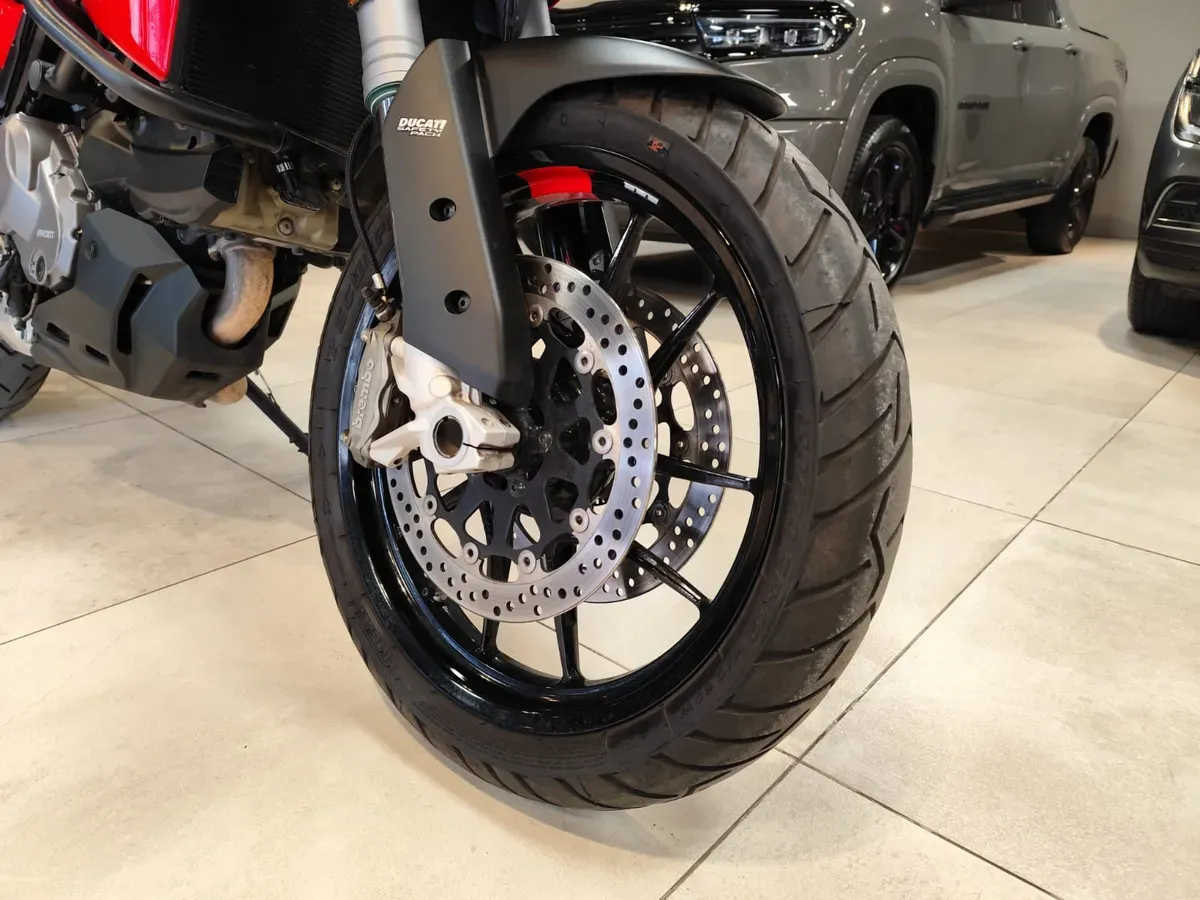 Mirá esta publicación de Ducati 937 V2 S