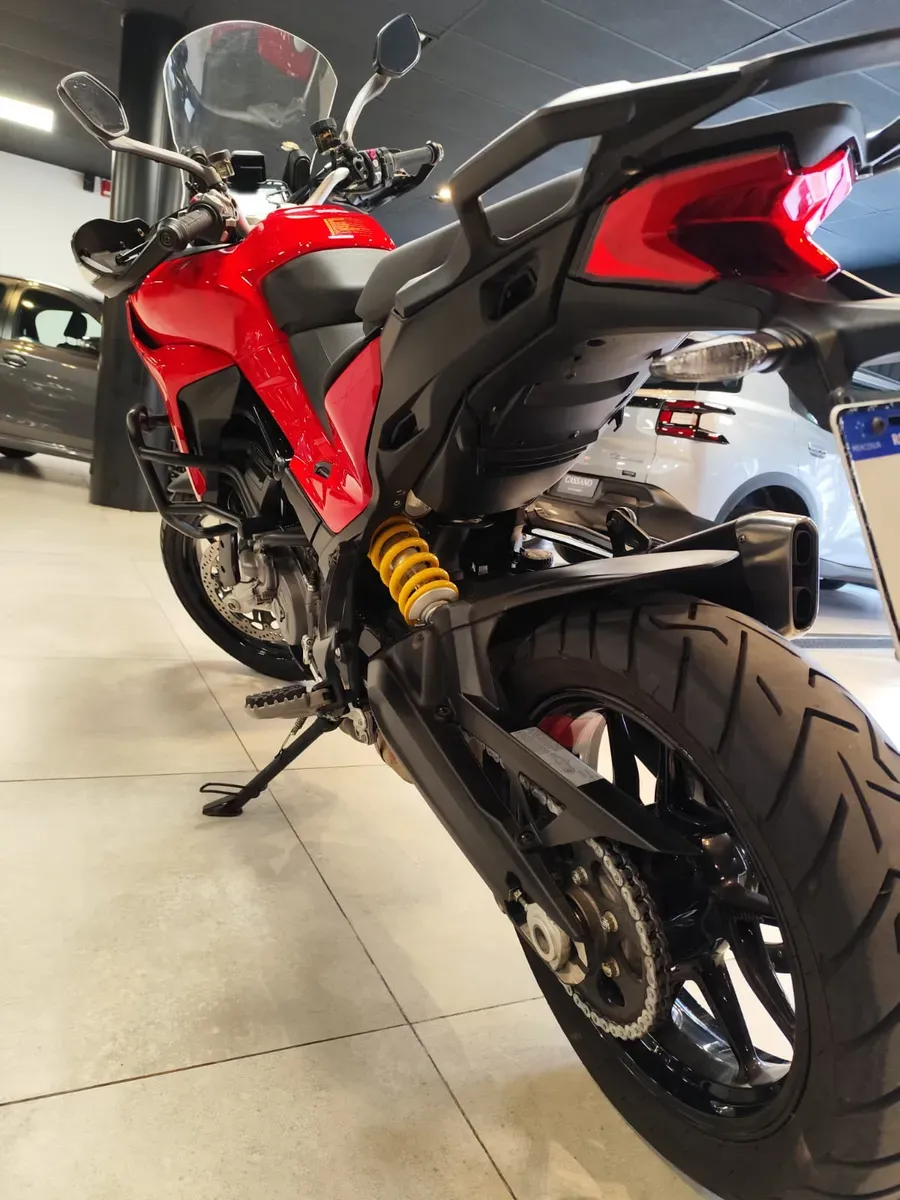 Mirá esta publicación de Ducati 937 V2 S