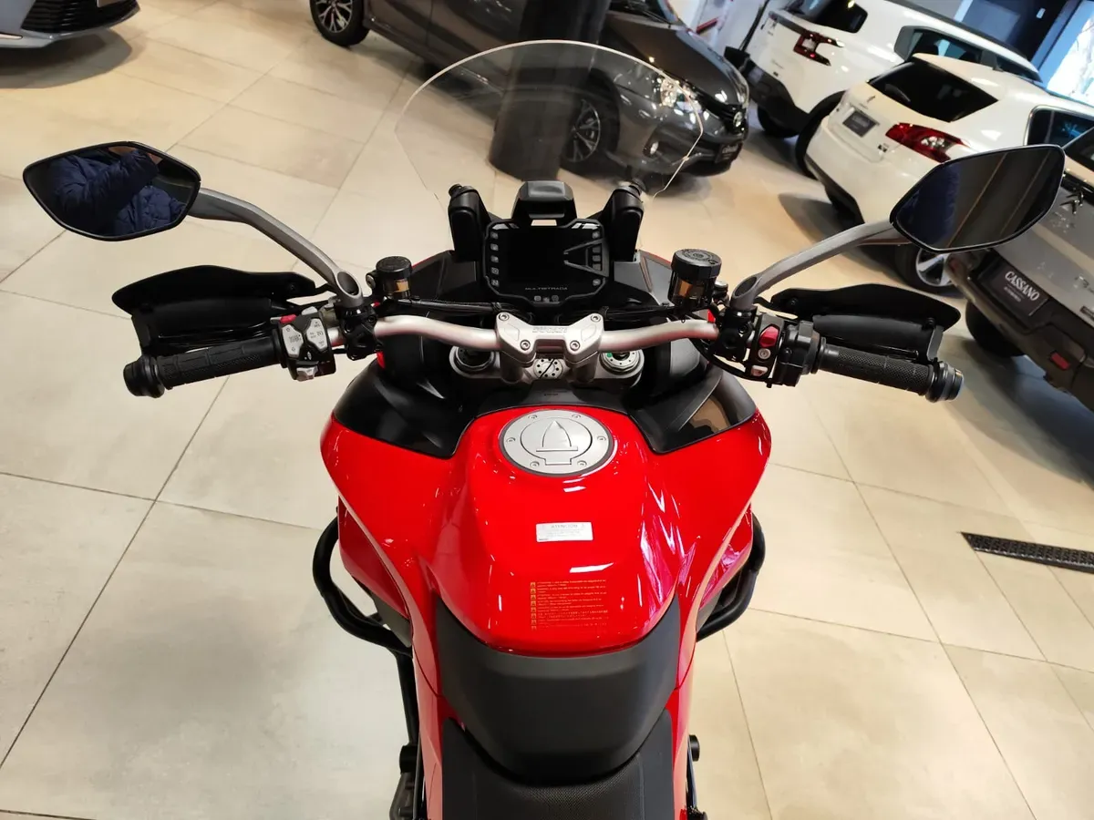 Mirá esta publicación de Ducati 937 V2 S