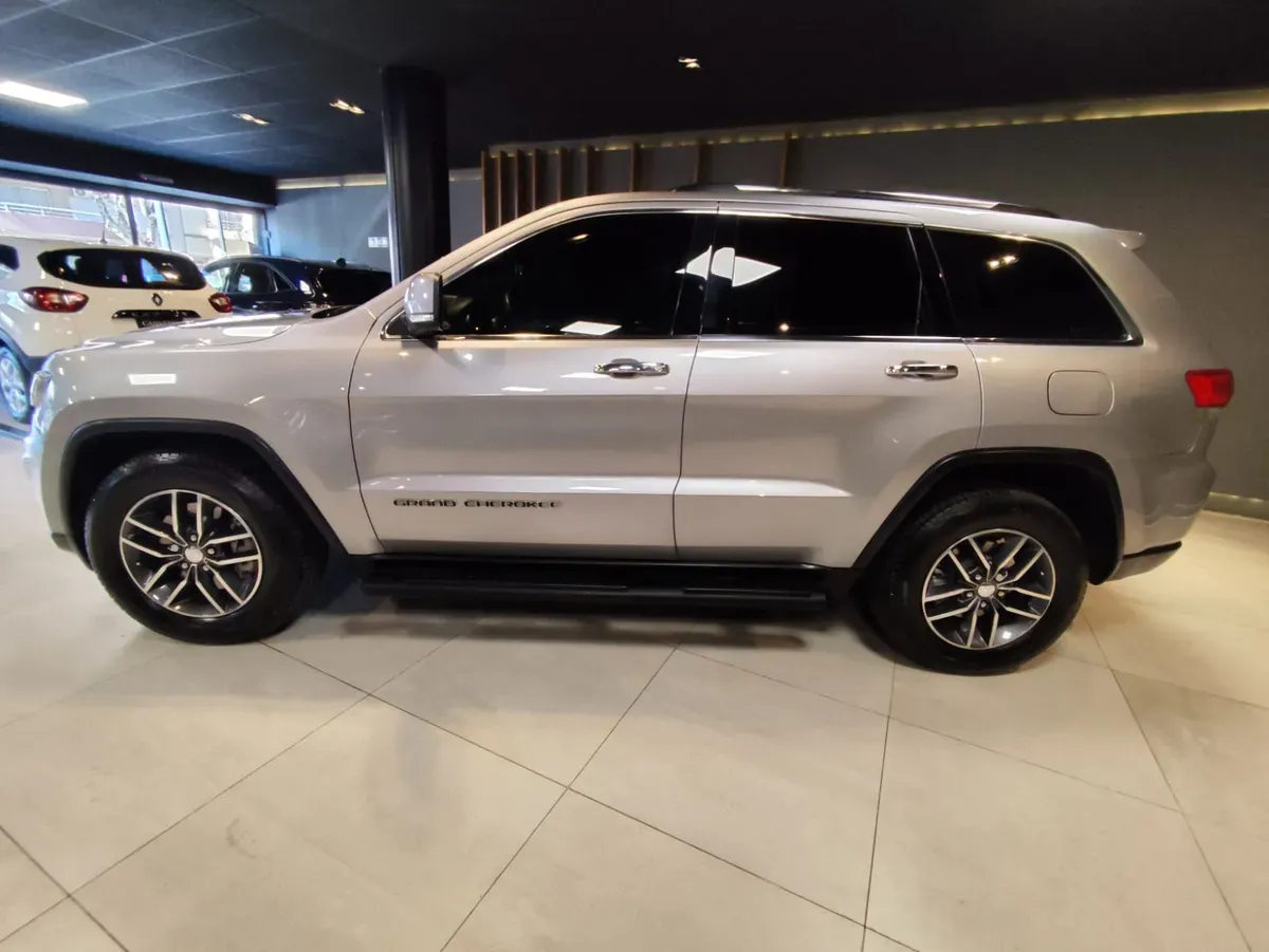 Mira esta publicación de Jeep Grand Cherokee 2017 en Motordil