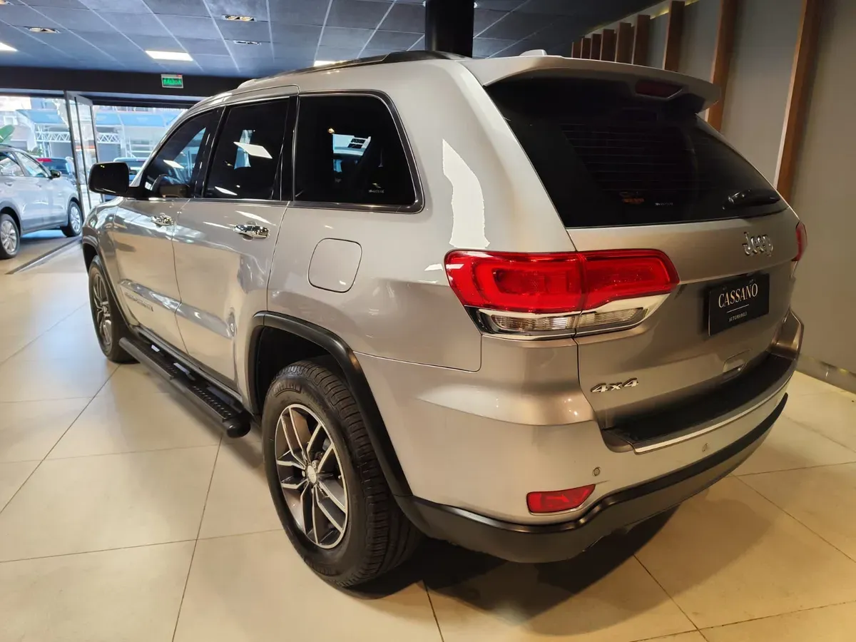 Mira esta publicación de Jeep Grand Cherokee 2017 en Motordil