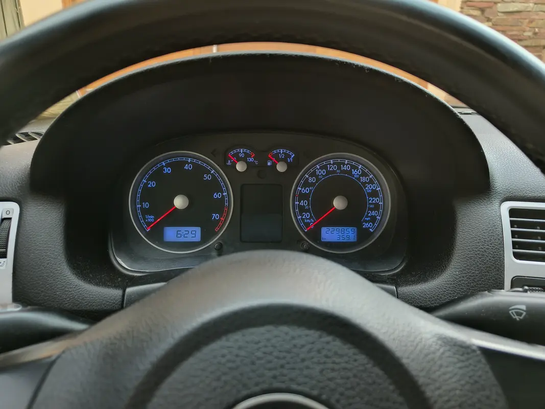 Mira esta publicación de Volkswagen Bora 2011 en Motordil