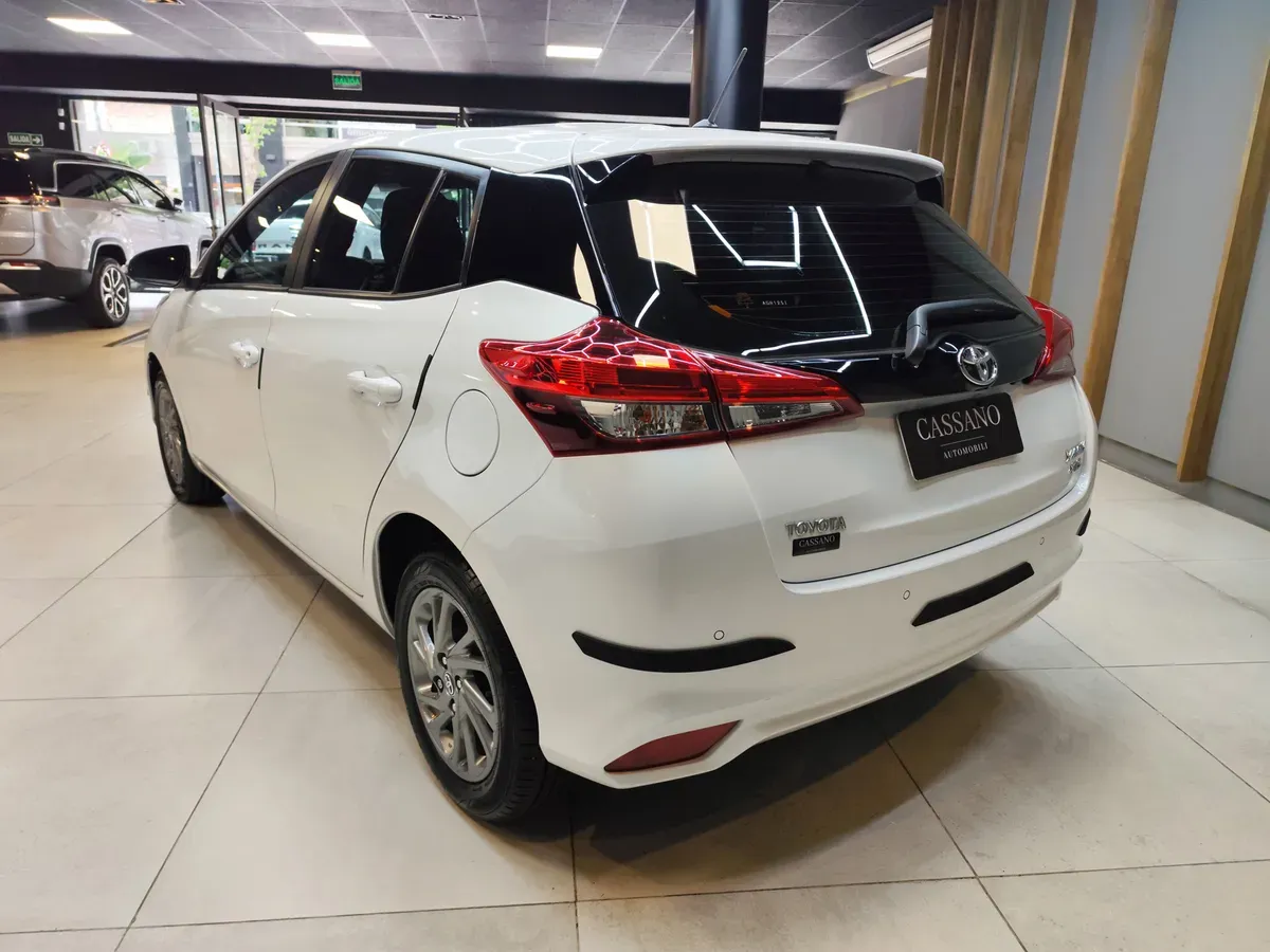 Mira esta publicación de Toyota Yaris 2024 en Motordil