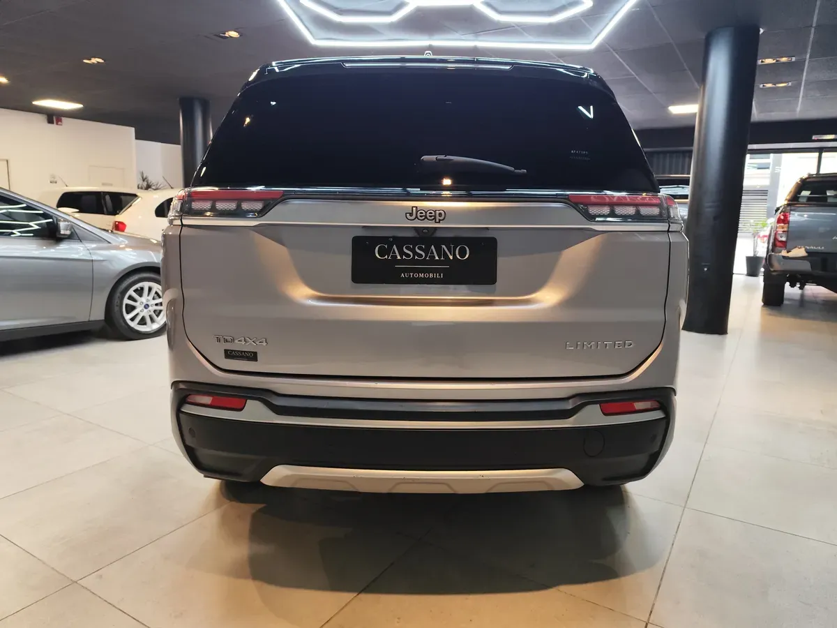 Mira esta publicación de Jeep Commander 2022 en Motordil