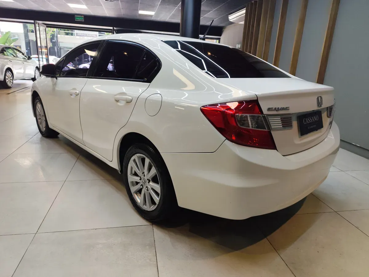 Mira esta publicación de Honda Civic 2014 en Motordil