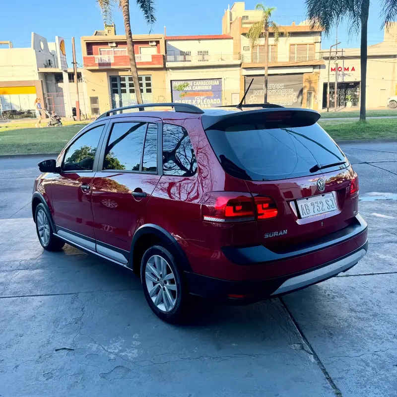 Mira esta publicación de Volkswagen Suran 2017 en Motordil